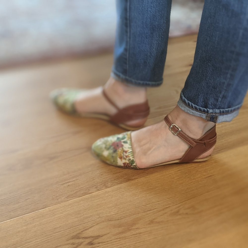Sseko Closed Toe Sandal